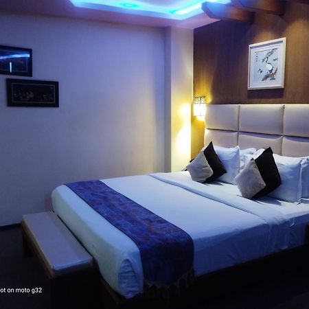 Dolphin Chocolate Inn Chandannagar Extérieur photo