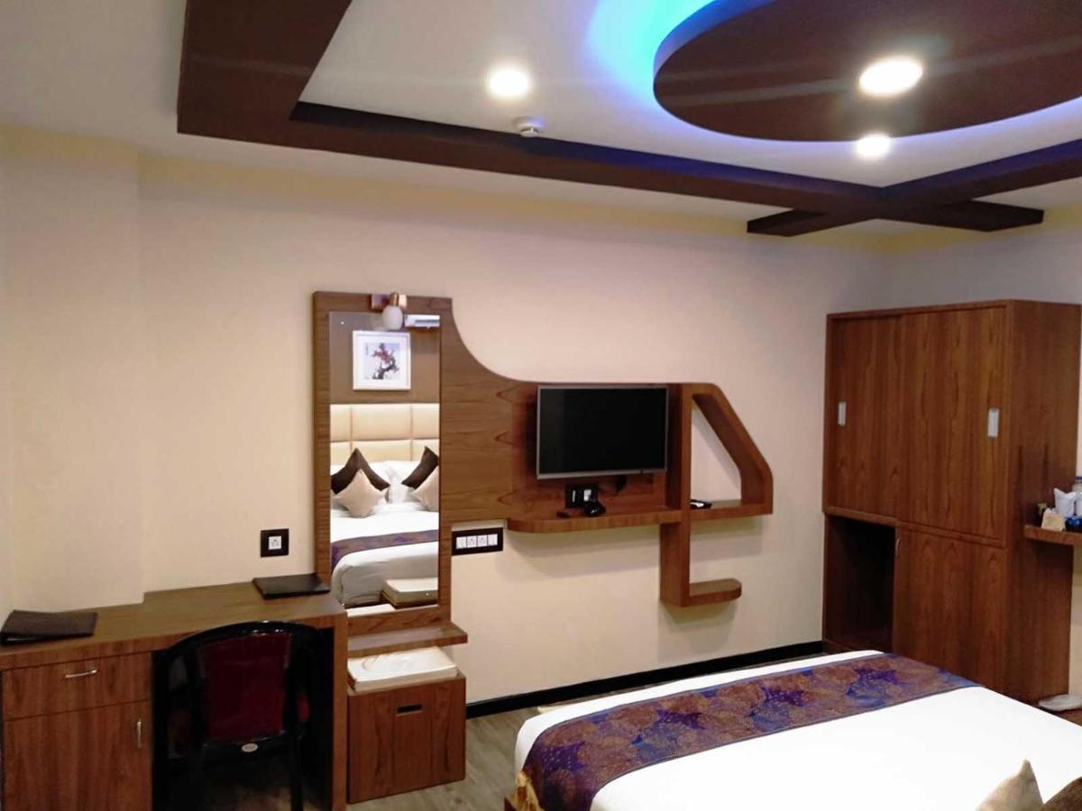 Dolphin Chocolate Inn Chandannagar Extérieur photo