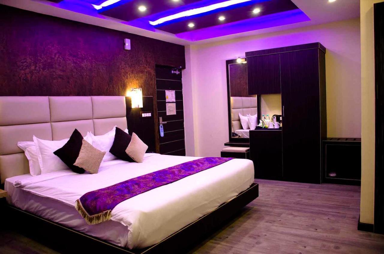 Dolphin Chocolate Inn Chandannagar Extérieur photo