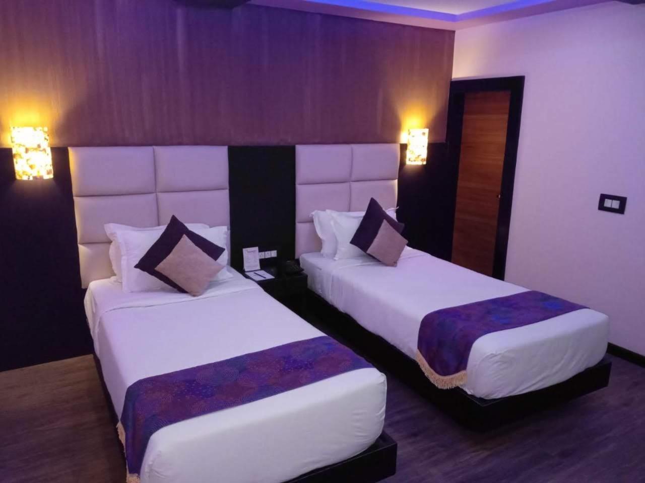 Dolphin Chocolate Inn Chandannagar Extérieur photo
