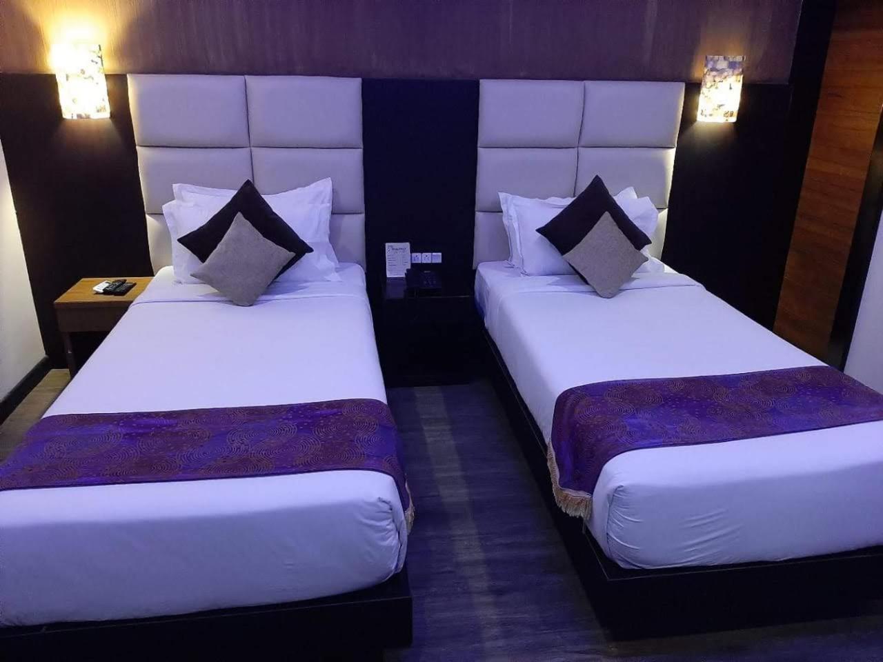 Dolphin Chocolate Inn Chandannagar Extérieur photo