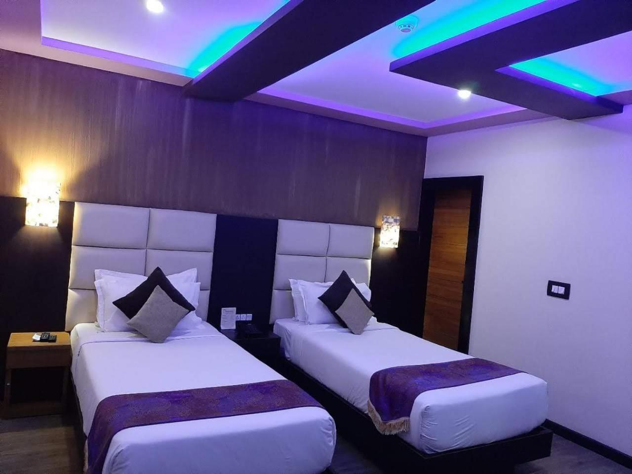 Dolphin Chocolate Inn Chandannagar Extérieur photo