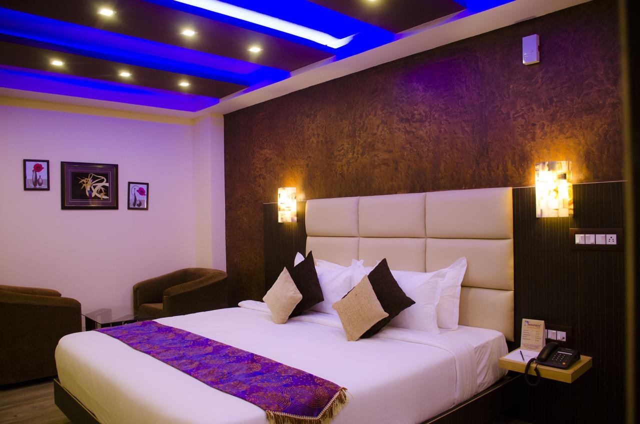Dolphin Chocolate Inn Chandannagar Extérieur photo