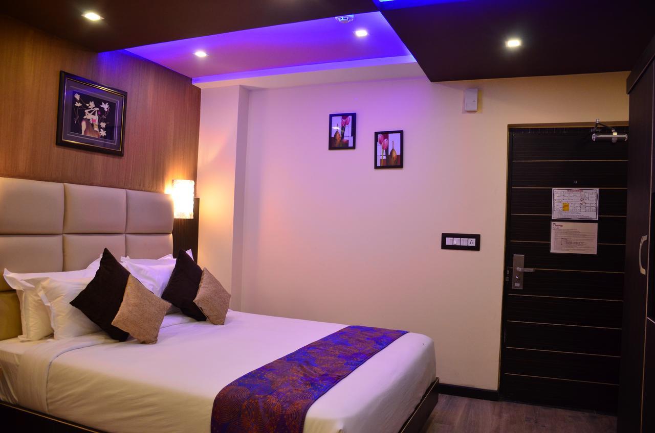 Dolphin Chocolate Inn Chandannagar Extérieur photo