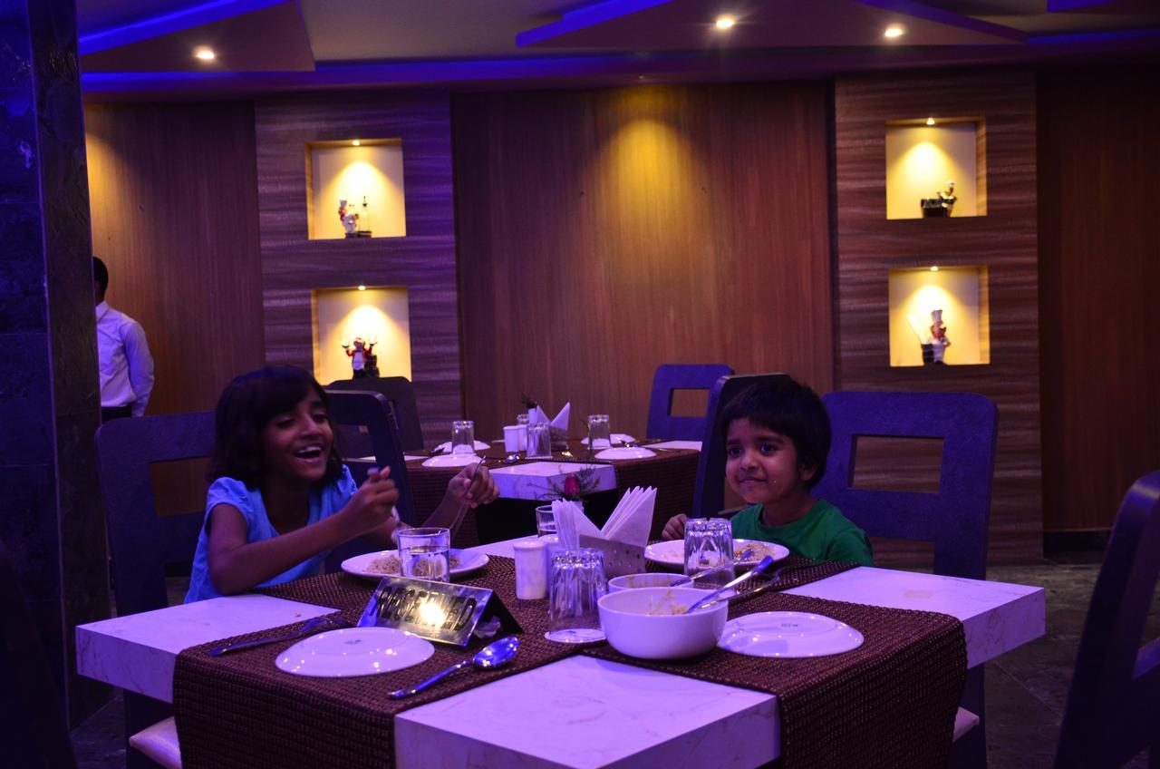 Dolphin Chocolate Inn Chandannagar Extérieur photo